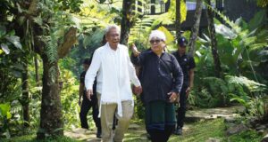 Kemenhut Resmikan Lembah Aviary Paseban di Megamendung, Jadi Pusat Konservasi Elang Jawa dan Rusa Timor Andy Utama Ubah Megamendung Menjadi Benteng Hijau Konservasi Alam