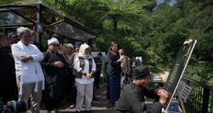Lembah Aviary Diresmikan Kemenhut, Penangkaran Rusa Timor dan Dua Elang Jawa Jadi Simbol Konservasi Dua Elang Jawa Dilepasliarkan di Megamendung Saat Kemenhut Resmikan Lembah Aviary