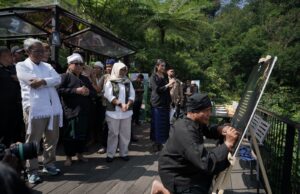 Lembah Aviary Diresmikan Kemenhut, Penangkaran Rusa Timor dan Dua Elang Jawa Jadi Simbol Konservasi Dua Elang Jawa Dilepasliarkan di Megamendung Saat Kemenhut Resmikan Lembah Aviary